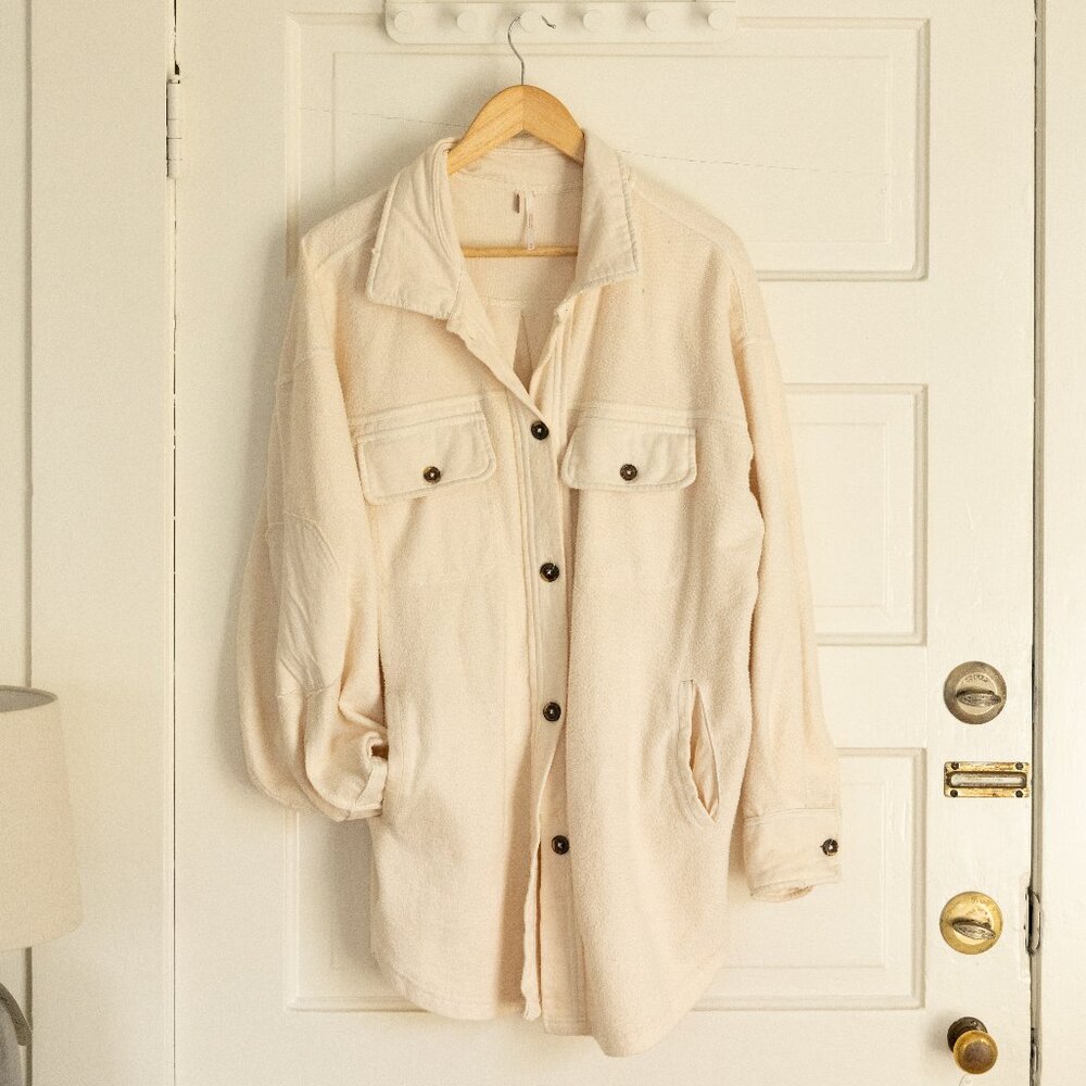 Free People Women’s Ruby Fleece Shirt Jacket – Size Large (Off White)